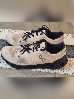 On Cloud Sneakers in Light Blush with Black Accents Sz 9.5